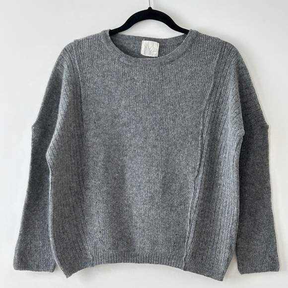 Girl By Band Of Outsiders Gray Crewneck Sweater - Picture 1 of 16